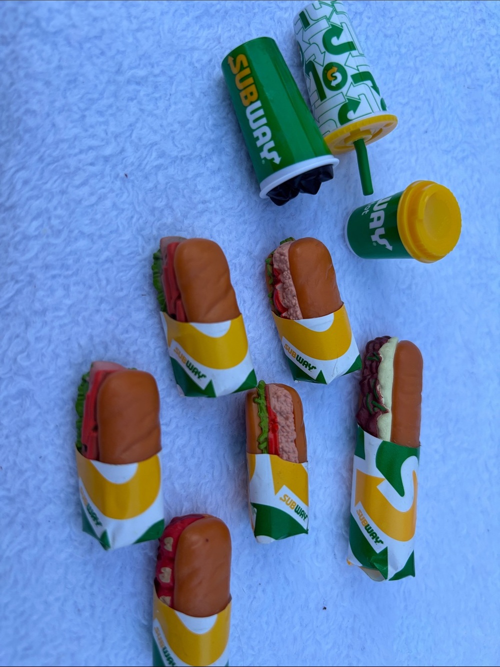 Mini Brands Subway bundle - 9 items - drinks & subs